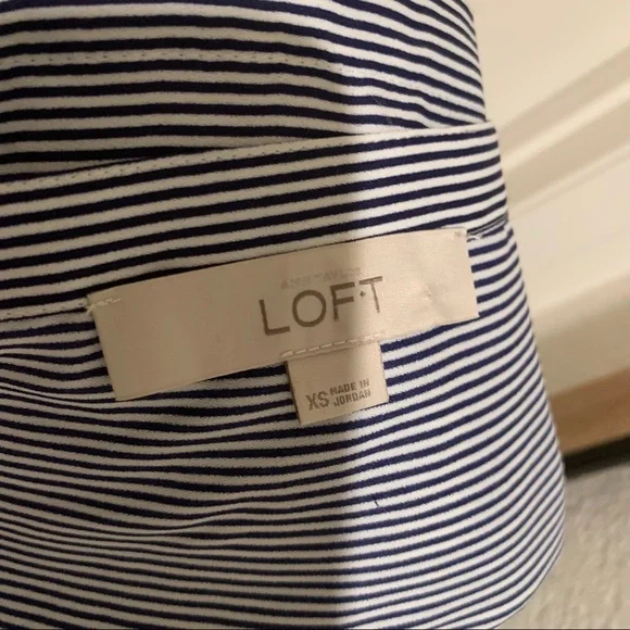 Ann Taylor LOFT blue and white striped blouse size XS - Picture 5 of 7
